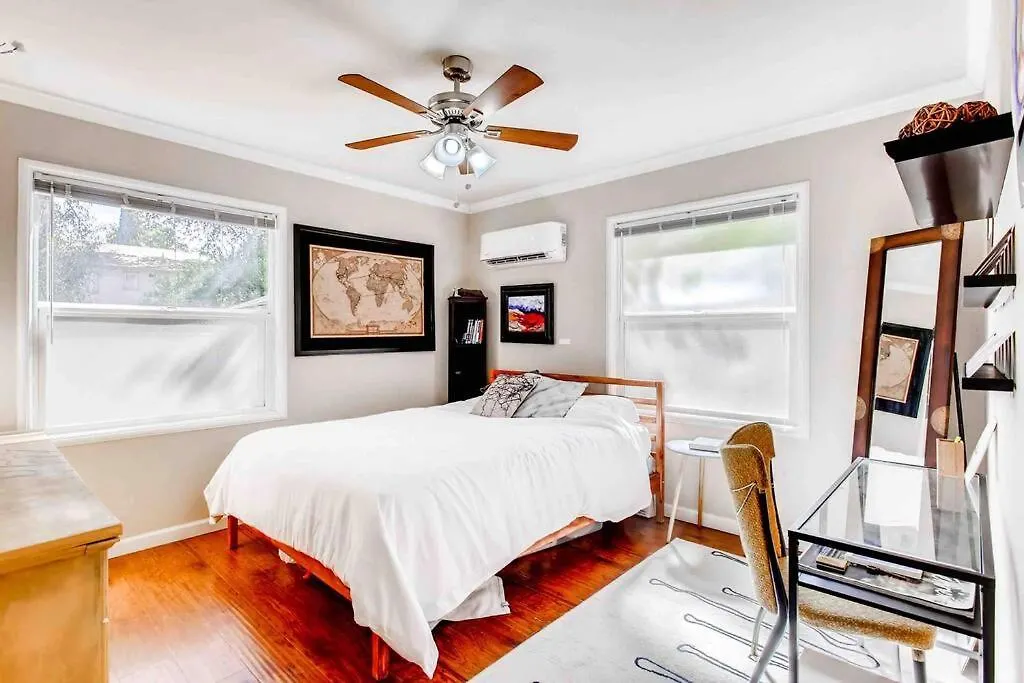 Holiday home Smart Eclectic Art House Near The Beat Villa Sacramento