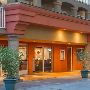 2* Inn Quality Convention Center